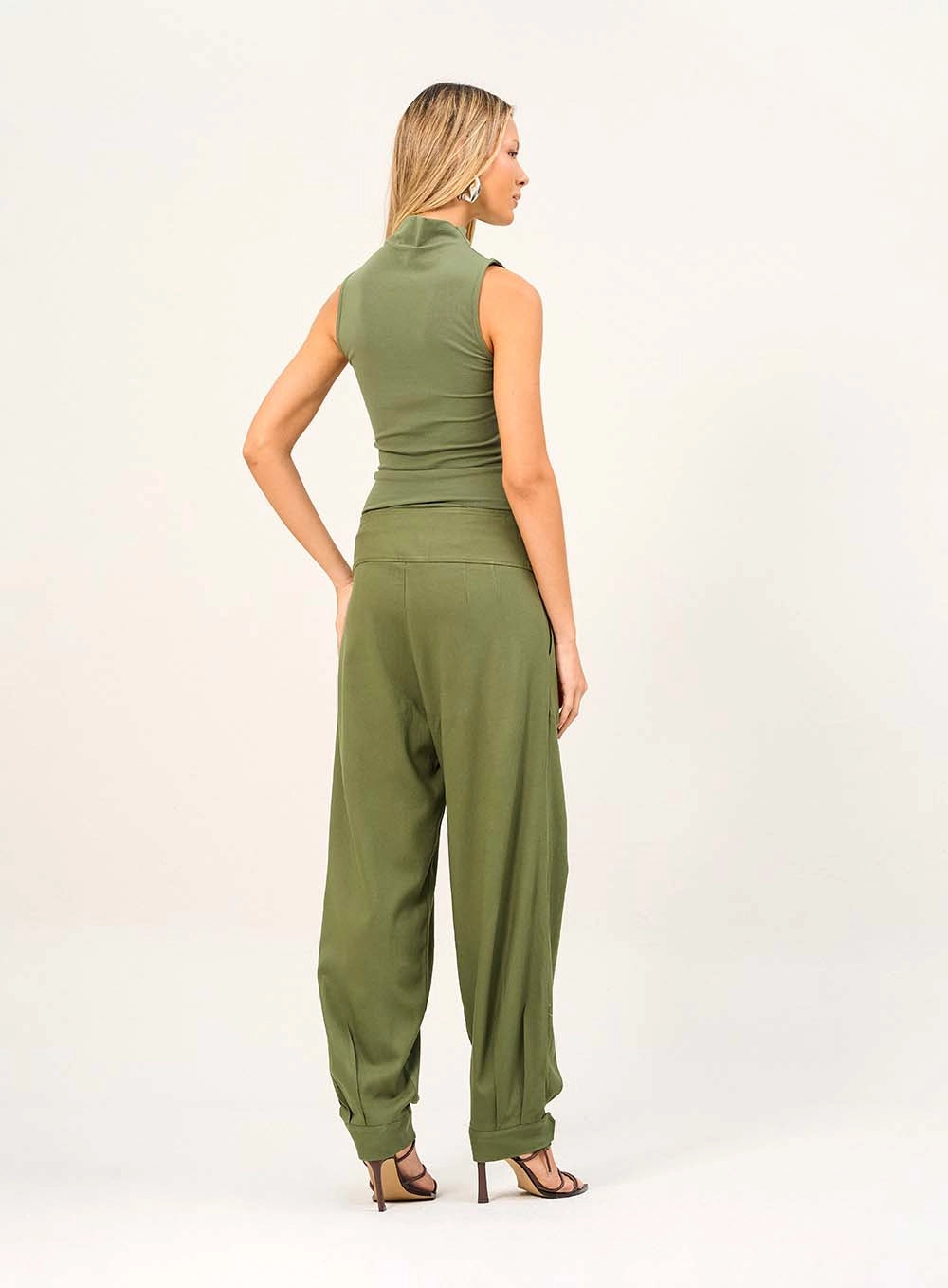 Pantalón con Corbata